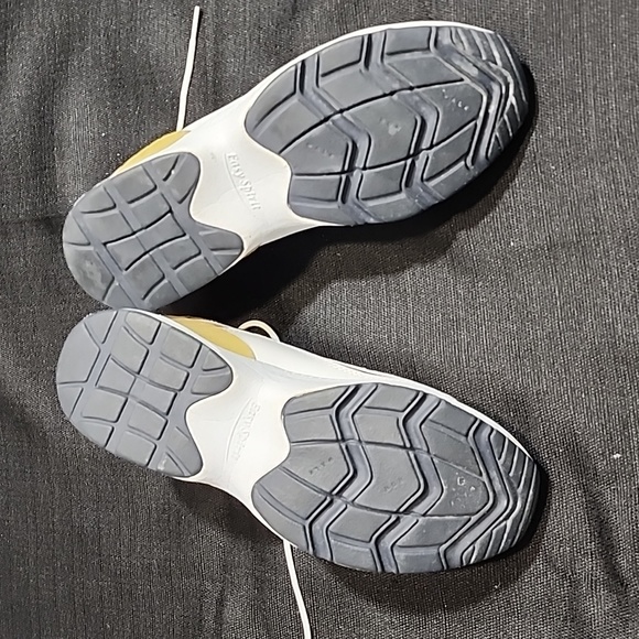 Easy Spirit Women's White Walk Run Sneakers.  9 - Picture 10 of 15